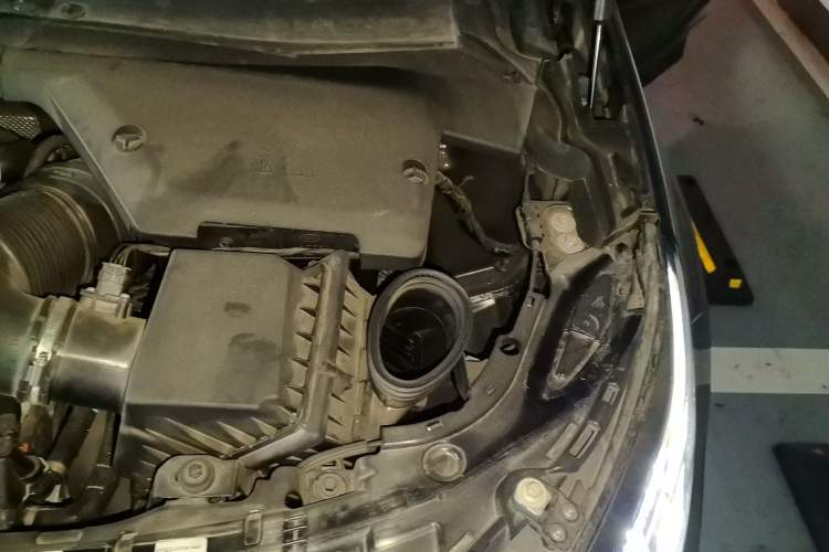 Used Land Rover Discovery Sport 2024 Luxury Custom Edition Engine Bay Left