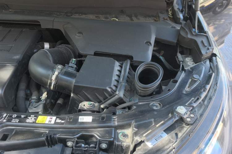 Used Land Rover Discovery Sport 2024 Performance Tech Edition Engine Bay Left