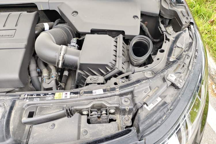 Used Land Rover Discovery Sport 2024 Luxury Custom Edition Engine Bay Left