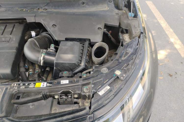 Used Land Rover Discovery Sport 2024 Performance Tech Edition Engine Bay Left