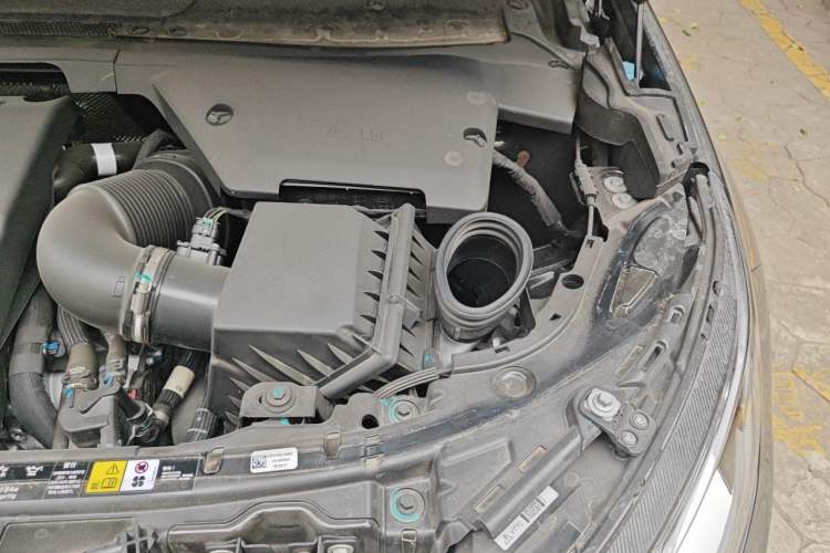 Used Land Rover Discovery Sport 2024 Performance Tech Edition Engine Bay Left