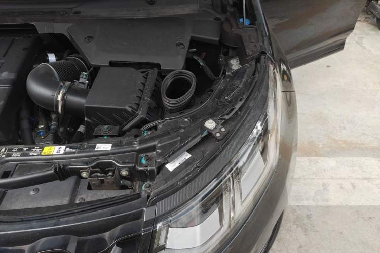 Used Land Rover Discovery Sport 2024 Performance Tech Edition Engine Bay Left
