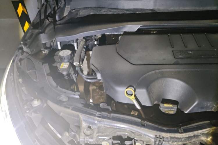 Used Land Rover Discovery Sport 2024 Performance Tech Edition Engine Bay Right