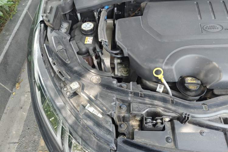 Used Land Rover Discovery Sport 2024 Performance Tech Edition Engine Bay Right