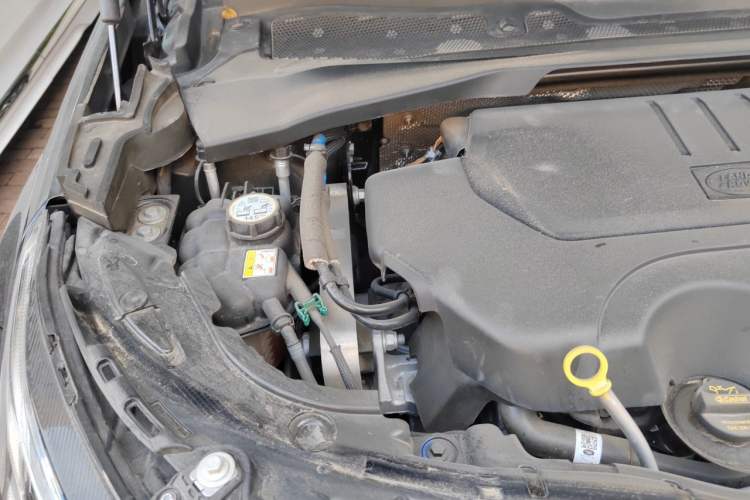 Used Land Rover Discovery Sport 2024 Performance Tech Edition Engine Bay Right