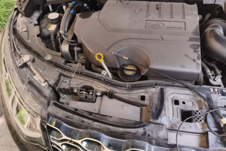 Used Land Rover Discovery Sport 2024 Luxury Custom Edition Engine Bay Right