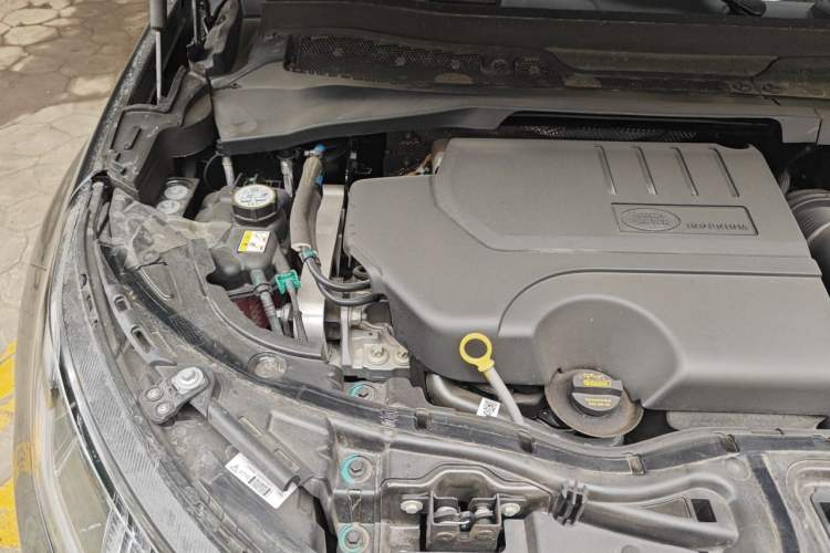 Used Land Rover Discovery Sport 2024 Performance Tech Edition Engine Bay Right