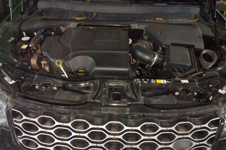 Used Land Rover Discovery Sport 2024 Luxury Custom Edition Engine Bay