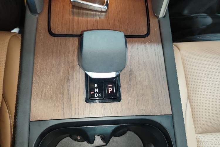 Used Land Rover Discovery Sport 2024 Performance Tech Edition Gear Lever