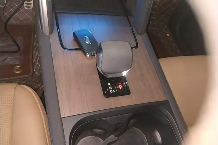 Used Land Rover Discovery Sport 2024 Performance Tech Edition Gear Lever