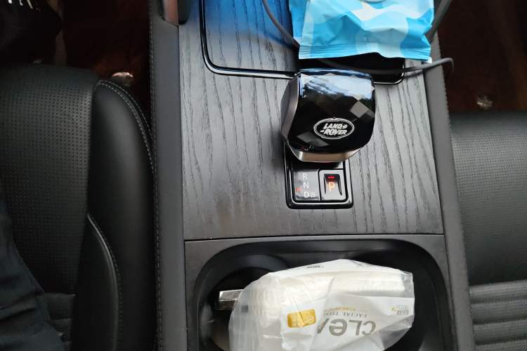 Used Land Rover Discovery Sport 2024 Luxury Custom Edition Gear Lever