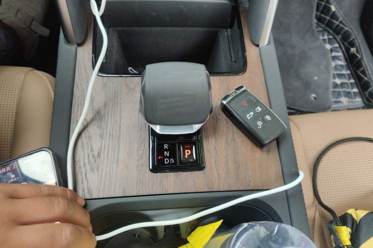 Used Land Rover Discovery Sport 2024 Performance Tech Edition Gear Lever