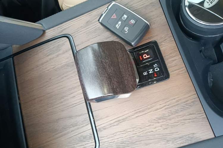 Used Land Rover Discovery Sport 2024 Performance Tech Edition Gear Lever