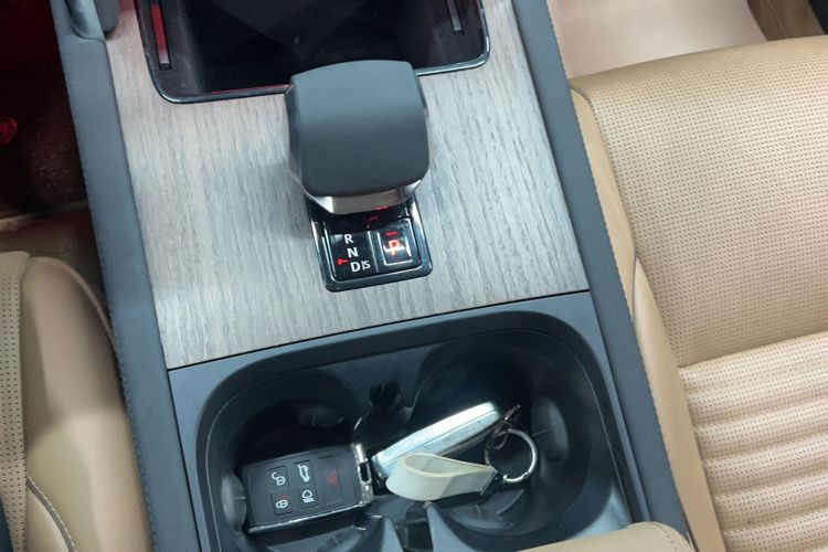 Used Land Rover Discovery Sport 2024 Performance Tech Edition Gear Lever