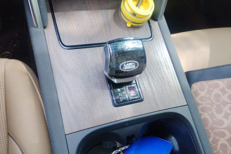 Used Land Rover Discovery Sport 2024 Performance Tech Edition Gear Lever