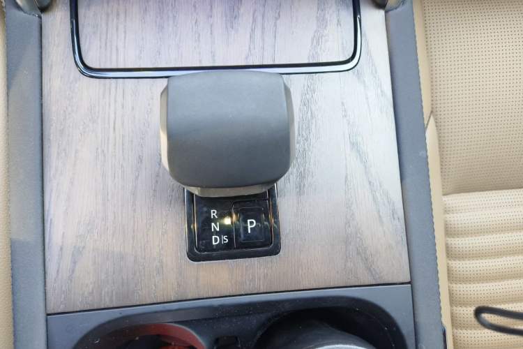 Used Land Rover Discovery Sport 2024 Performance Tech Edition Gear Lever