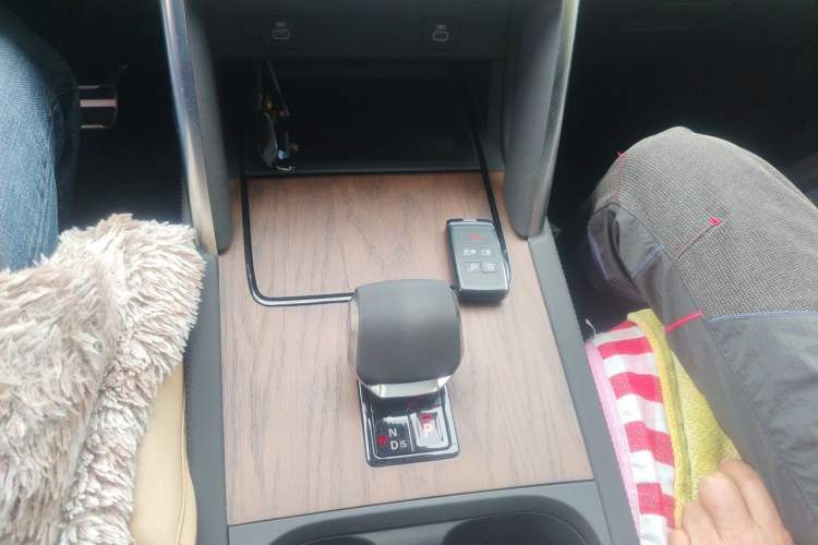 Used Land Rover Discovery Sport 2024 Performance Tech Edition Gear Lever