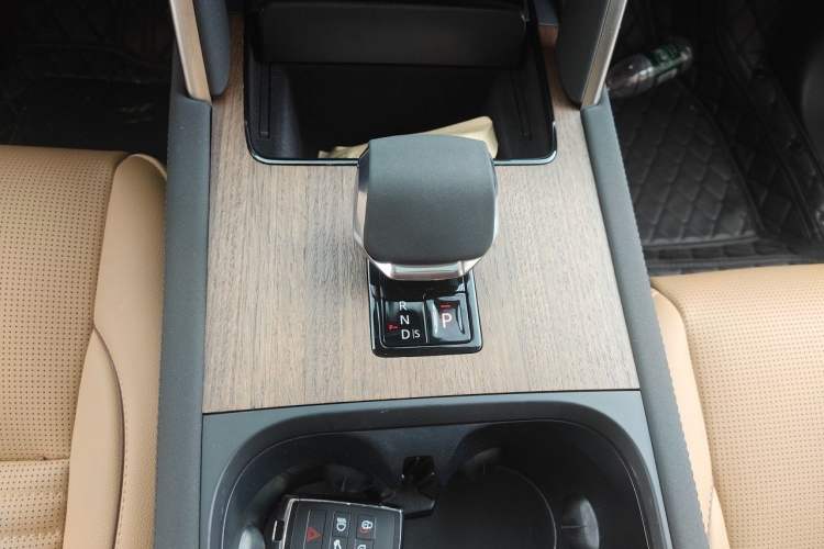Used Land Rover Discovery Sport 2024 Performance Tech Edition Gear Lever
