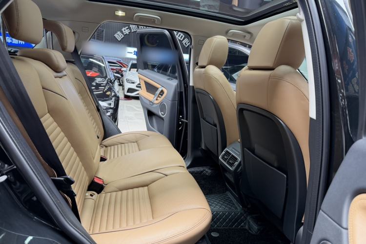 Used Land Rover Discovery Sport 2024 Luxury Custom Edition Interior 1