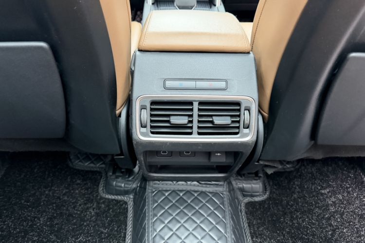 Used Land Rover Discovery Sport 2024 Luxury Custom Edition Interior 13
