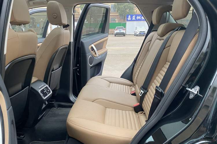 Used Land Rover Discovery Sport 2024 Performance Tech Edition Interior 2