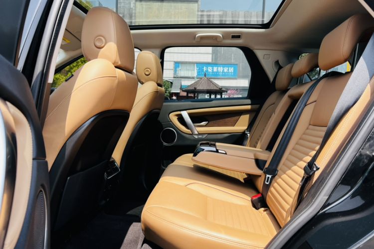 Used Land Rover Discovery Sport 2024 Performance Tech Edition Interior 4