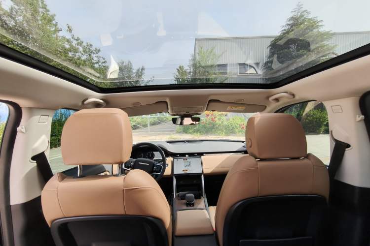 Used Land Rover Discovery Sport 2024 Luxury Custom Edition Interior 4
