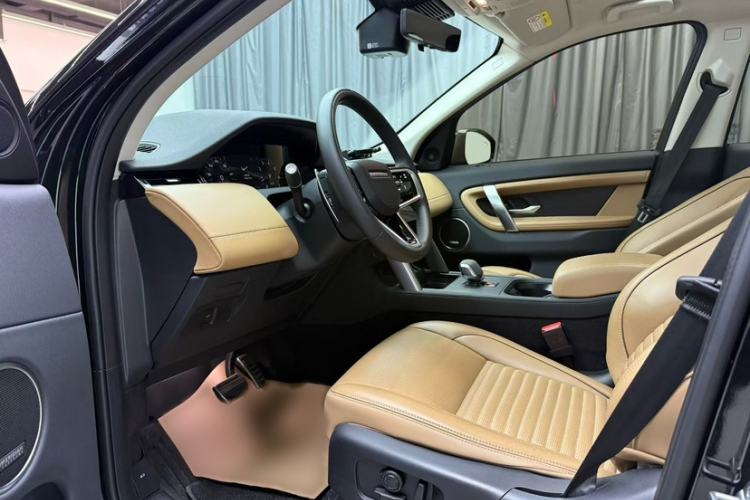 Used Land Rover Discovery Sport 2024 Luxury Custom Edition Interior 5