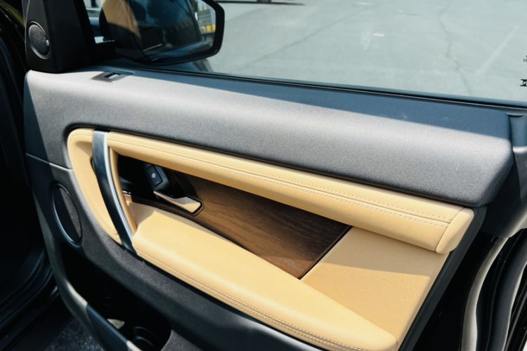 Used Land Rover Discovery Sport 2024 Performance Tech Edition Interior 5