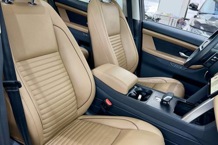 Used Land Rover Discovery Sport 2024 Luxury Custom Edition Interior 5