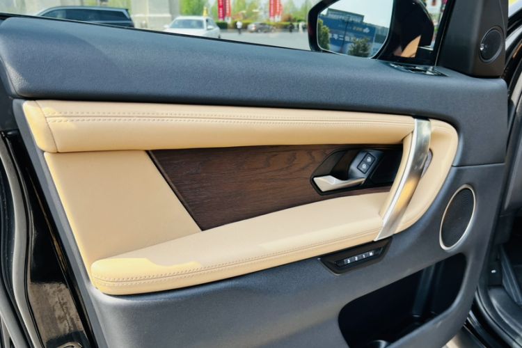 Used Land Rover Discovery Sport 2024 Performance Tech Edition Interior 7