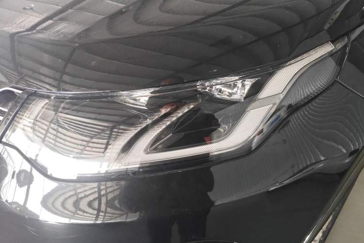 Used Land Rover Discovery Sport 2024 Performance Tech Edition Left Front Headlight