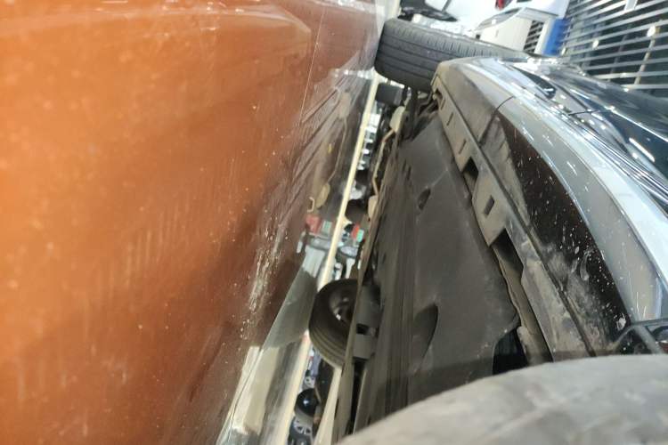 Used Land Rover Discovery Sport 2024 Luxury Custom Edition Left Side Sill