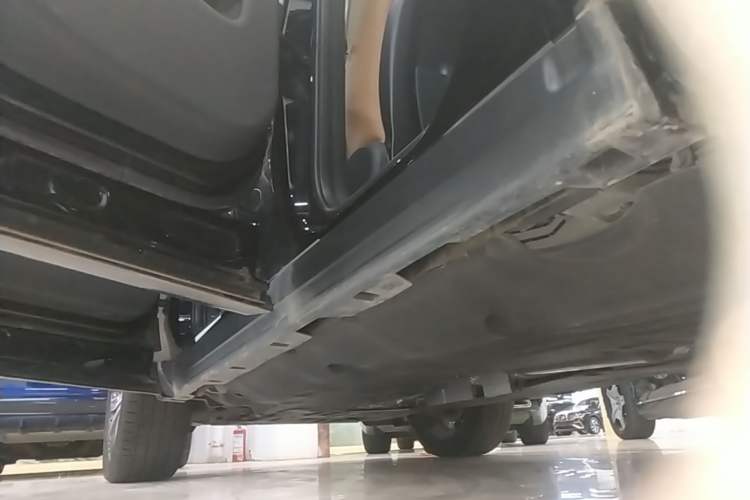 Used Land Rover Discovery Sport 2024 Performance Tech Edition Left Side Sill