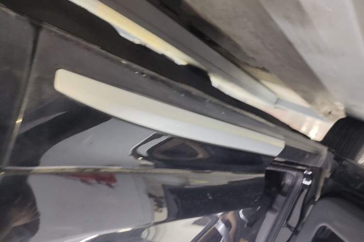 Used Land Rover Discovery Sport 2024 Performance Tech Edition Left Side Sill