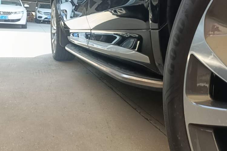 Used Land Rover Discovery Sport 2024 Performance Tech Edition Left Side Sill
