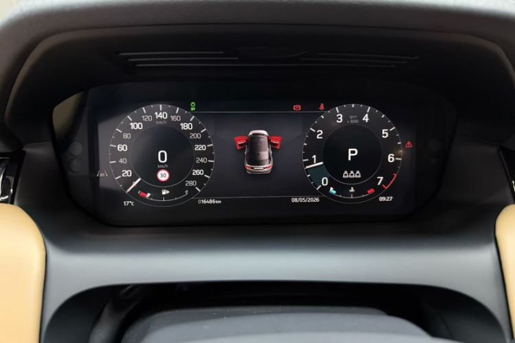 Used Land Rover Discovery Sport 2024 Luxury Custom Edition Odometer Close Up