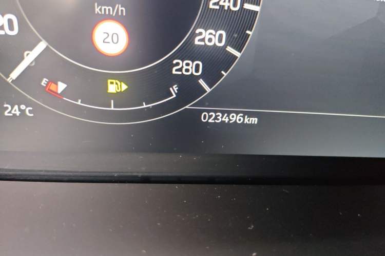 Used Land Rover Discovery Sport 2024 Luxury Custom Edition Odometer Close Up