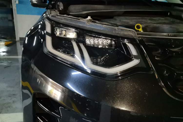 Used Land Rover Discovery Sport 2024 Luxury Custom Edition Right Front Headlight