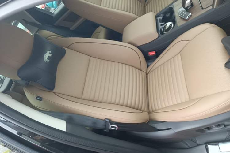 Used Land Rover Discovery Sport 2024 Performance Tech Edition Right Front Seat
