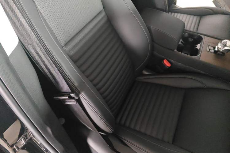 Used Land Rover Discovery Sport 2024 Performance Tech Edition Right Front Seat