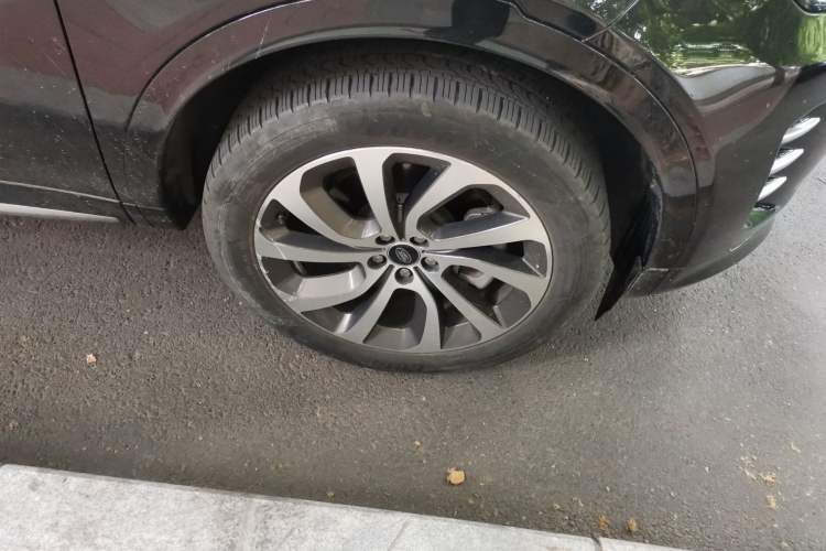 Used Land Rover Discovery Sport 2024 Performance Tech Edition Right Front Wheel Hub