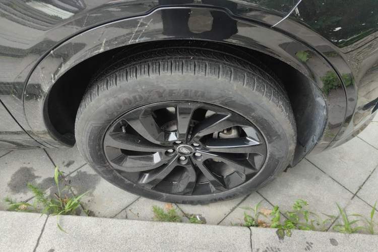 Used Land Rover Discovery Sport 2024 Performance Tech Edition Right Front Wheel Hub