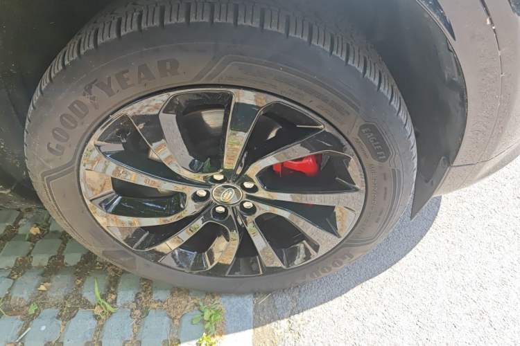 Used Land Rover Discovery Sport 2024 Performance Tech Edition Right Front Wheel Hub