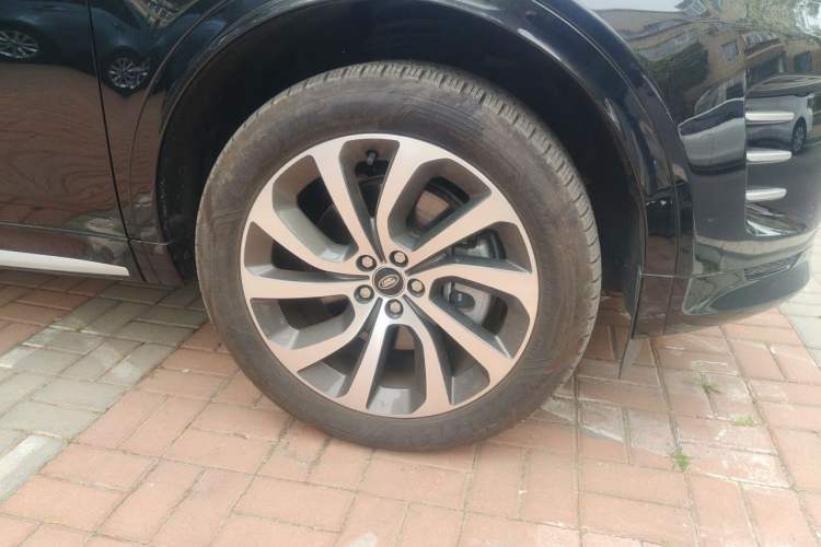 Used Land Rover Discovery Sport 2024 Performance Tech Edition Right Front Wheel Hub