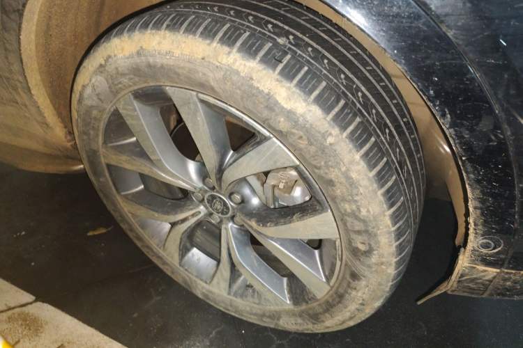 Used Land Rover Discovery Sport 2024 Luxury Custom Edition Right Front Wheel Hub
