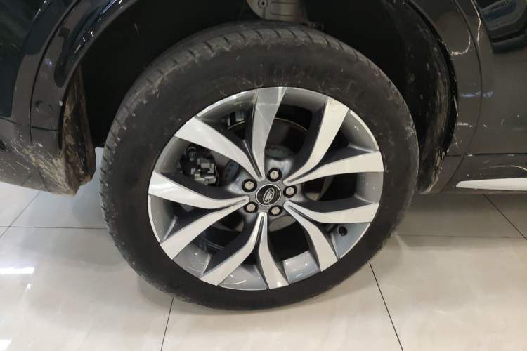 Used Land Rover Discovery Sport 2024 Luxury Custom Edition Right Rear Wheel Hub
