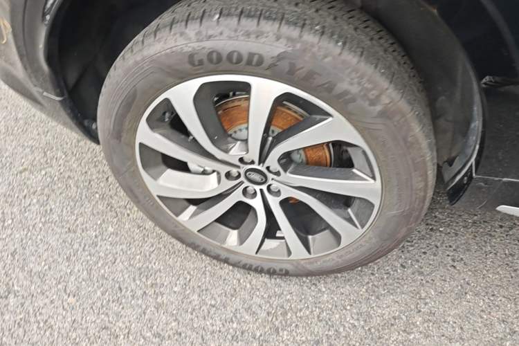 Used Land Rover Discovery Sport 2024 Performance Tech Edition Right Rear Wheel Hub