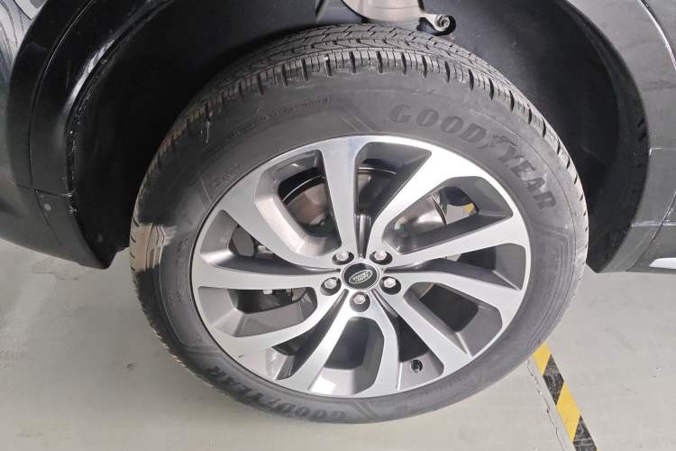 Used Land Rover Discovery Sport 2024 Performance Tech Edition Right Rear Wheel Hub
