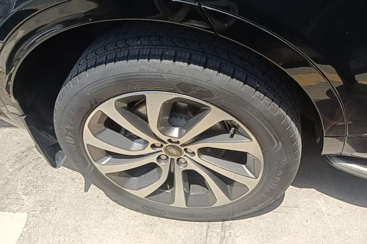 Used Land Rover Discovery Sport 2024 Performance Tech Edition Right Rear Wheel Hub